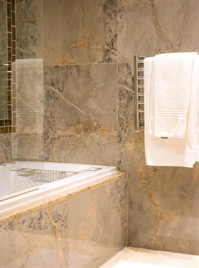Luxury Apartment, Near V&A Waterfront And Cpt Stadium 케이프타운 외부 사진